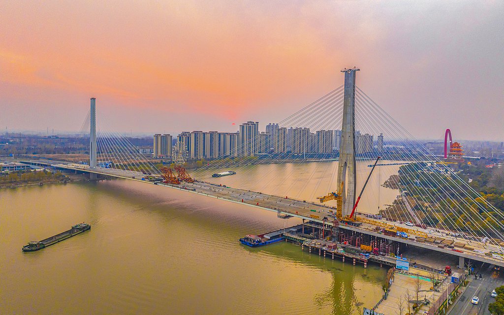 陆挺:明年财政政策会更积极,但“怎么花钱”更重要