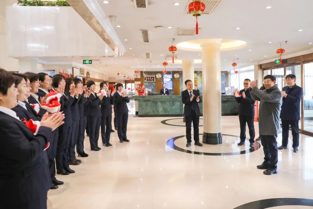 新春第一会,酒企都在“卷”什么?