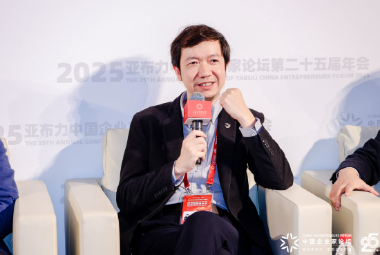 飞书谢欣谈企业的三条路:出海是更多企业的选择,但合规很贵