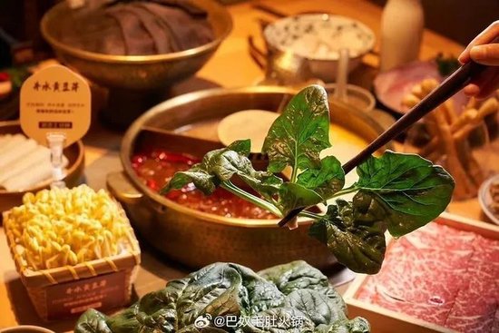 巴奴火锅创始人回应“月薪5千别吃火锅”争议 曾因“18元5片土豆”上热搜