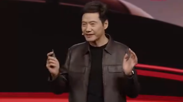 4400亿!雷军走上神坛