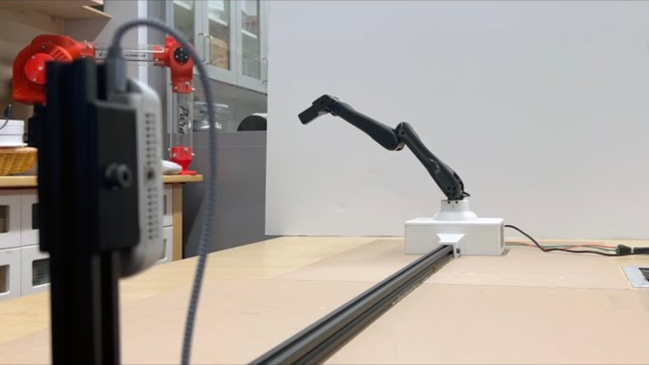 科学家最新研究：让机器人通过“照镜子”实现自我认知突破