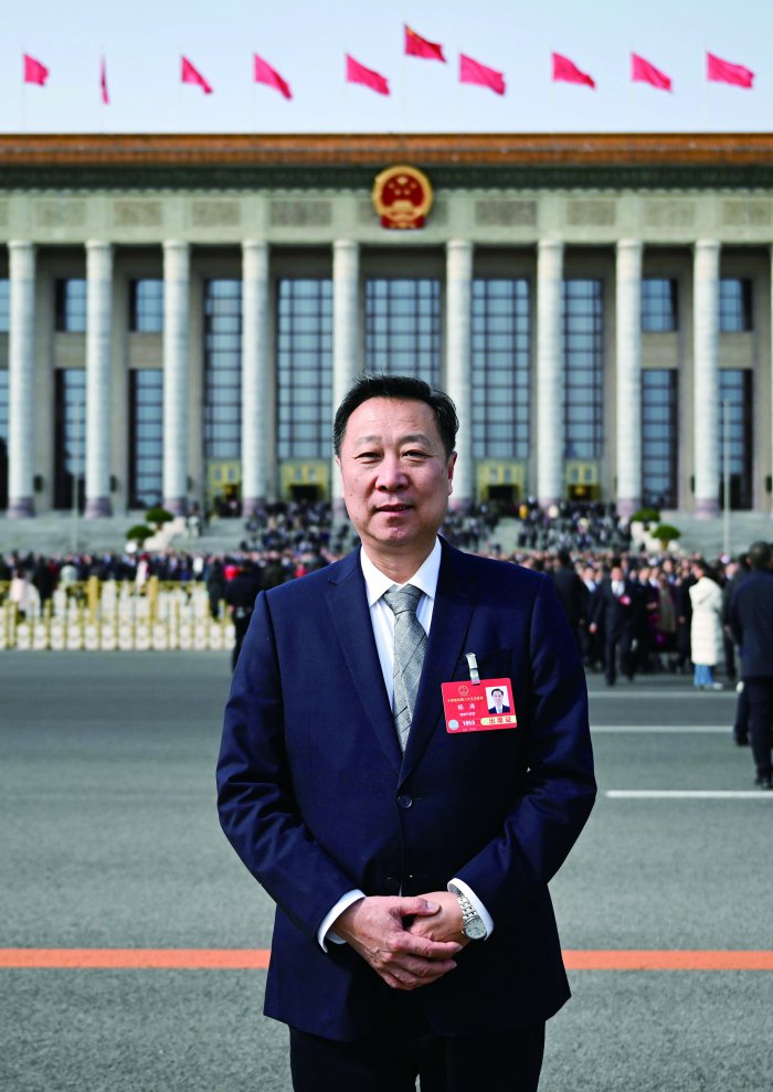 用足AI用好AI 新老产业插上“智慧双翼”