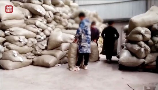 3·15晚会丨涉多个知名品牌!卫生巾、纸尿裤残次料,竟被翻新“二次销售”