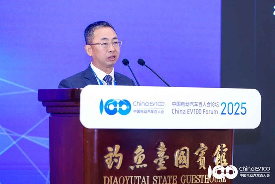 华为侯金龙：建议高速服务区车位100%覆盖大功率充电