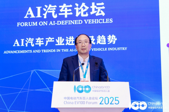 普华基础软件张晓先呼吁:在AI加速推动产业发展的过程中打破封闭开发壁垒,加速技术迭代