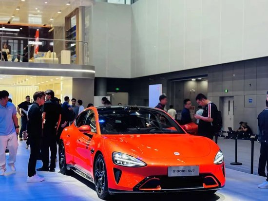 小米SU7事故发酵!宁德时代称“不是我们的电池”,小米客服答“双供应商体系,随机安装”