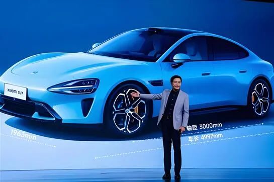 小米SU7交通事故受瞩目 这场风波带给雷军怎样的思考