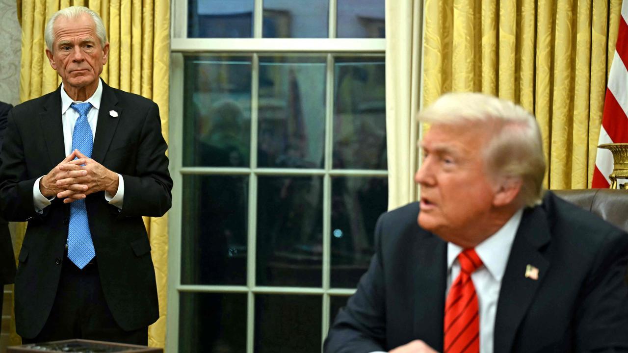 绷不住了!美媒起底特朗普关税政策的荒唐起源