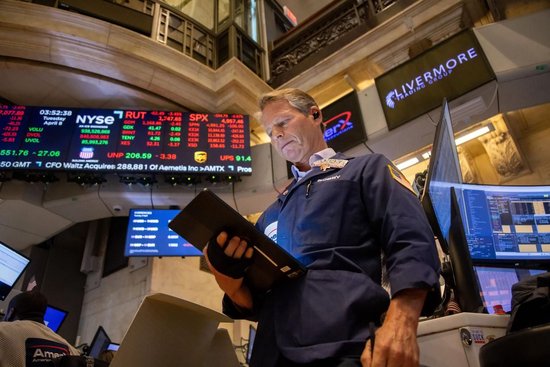 美舆论质疑特朗普阵营公然操控股市牟利