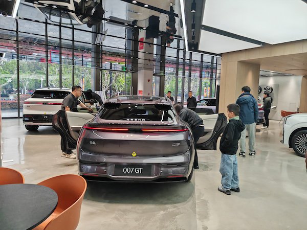 外牌旧车也能在沪享受置换补贴了!上海车市或迎来小阳春