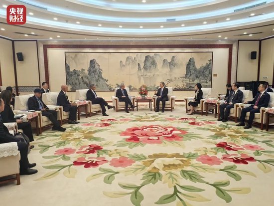 英伟达CEO黄仁勋到访北京 表态希望继续与中国合作