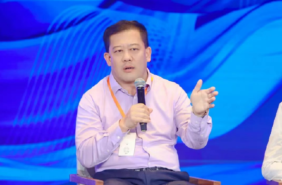 蒙牛高飞:传统行业企业在数智化转型中面临巨大挑战,必须“边开飞机边换引擎”