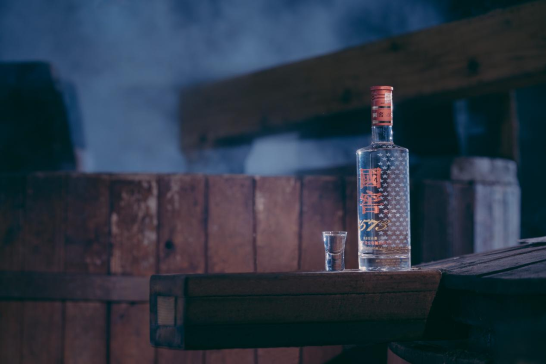 “高端化”引领、“年轻化”打造第二增长曲线,泸州老窖收入利润双增