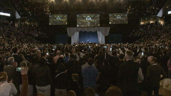 当巴菲特宣布退休计划时，伯克希尔的股东们“惊呆了”