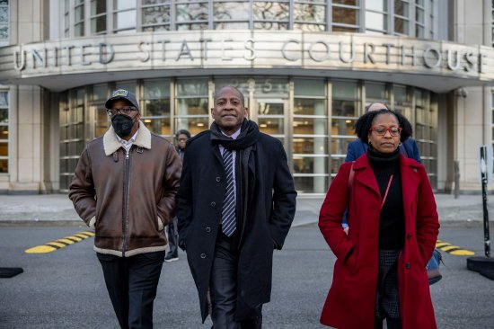 特朗普的生意经：100万美元换个特赦