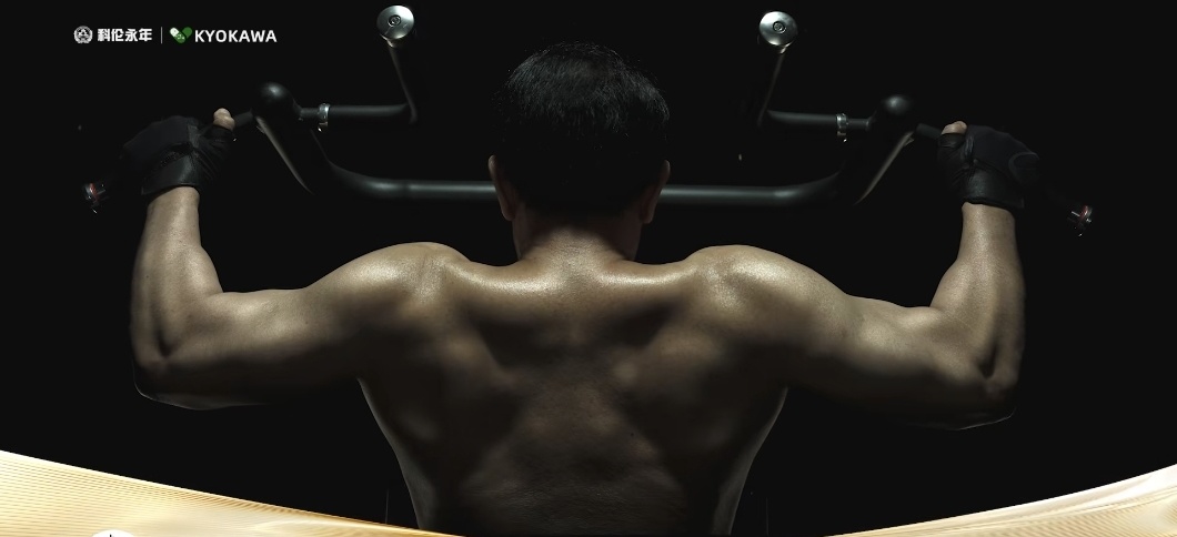 75岁董事长赤膊“秀肌肉”,科伦药业为哪般?