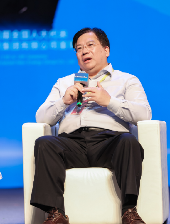 沈坤荣：在发展智能技术时，需加强风险管控