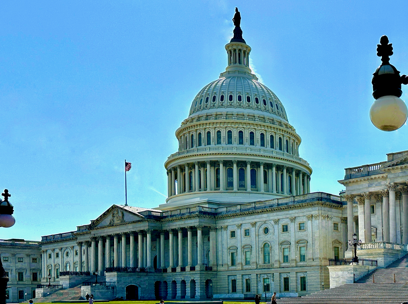 美国“痛”失最后一个AAA评级，白宫震怒