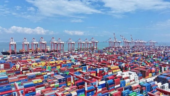 美线航运价格飙升！货代：“都在抢时间出货，未来还会涨”