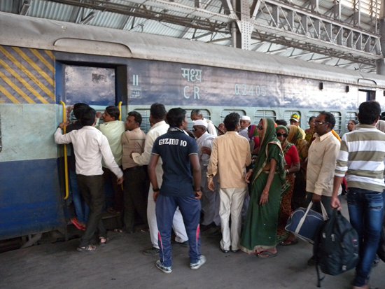 香槟开早了大半年！GDP超日本“坐四望三”，印度还是太超前