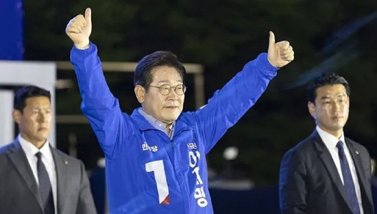 一周外盘头条|特朗普马斯克公开决裂 白银升至2012年来新高 美国4月贸易逆差减半 稳定币第一股IPO股价狂飙