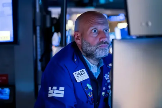 尾盘：中东局势恶化 美股跌幅扩大道指下挫800点