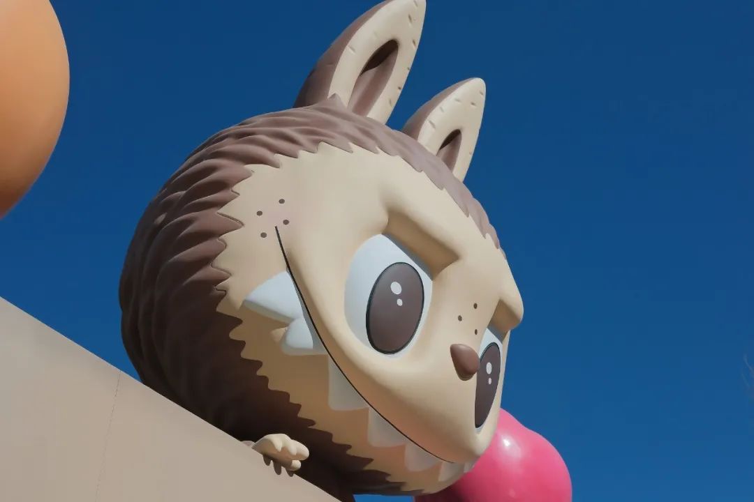 LABUBU一只难求!中国潮玩,何以潮向世界?