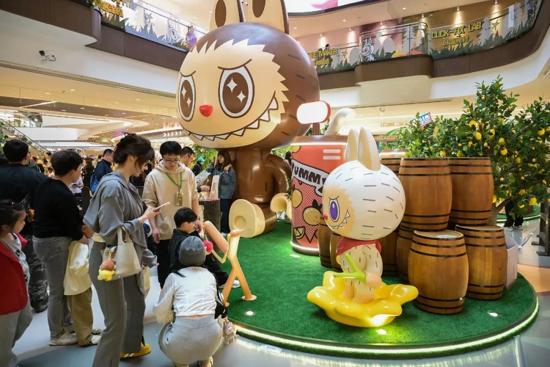 LABUBU一只难求!中国潮玩,何以潮向世界?