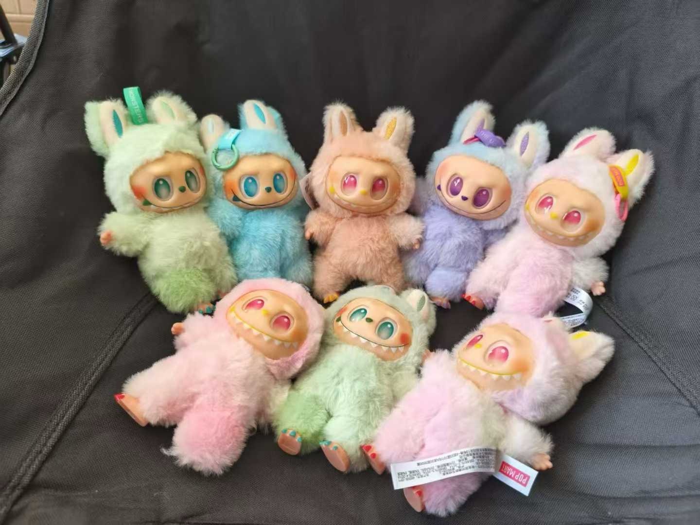 “宝妈、白领买得多”,99元Labubu如何撬动千元娃衣消费?