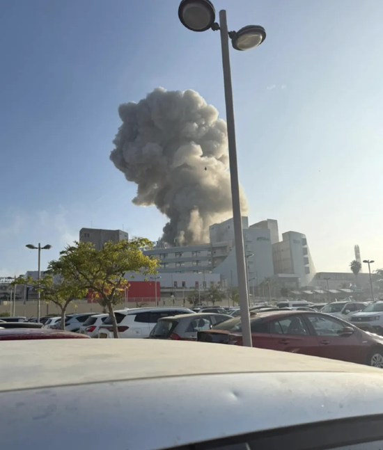 证券交易大楼被炸，伊朗战术全变，形势可能大逆转