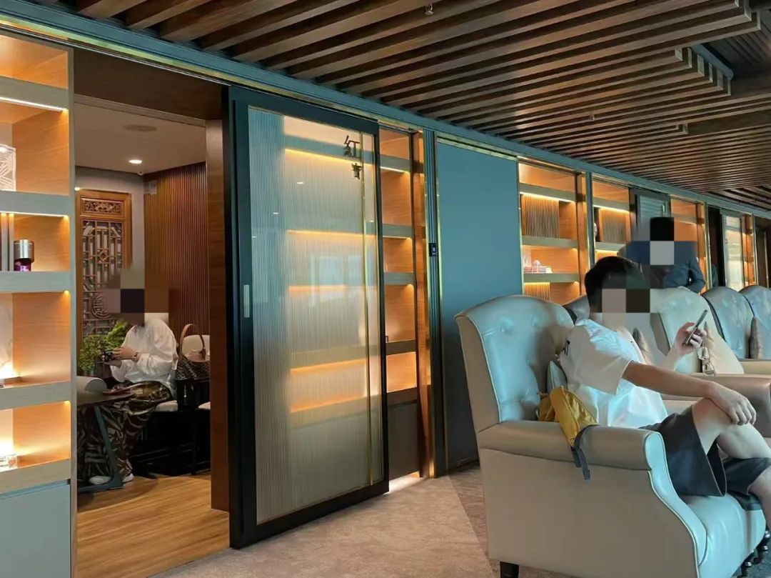 “VIP室天天爆满,早上尤其夸张!”香港保险代理人忙到飞起,7%预期收益率还剩最后一周,内客下单激增