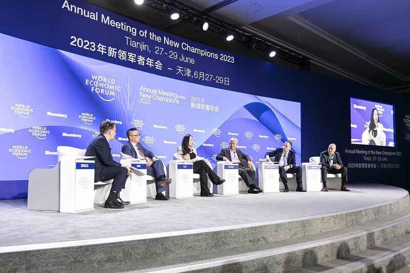 “夏季达沃斯”是什么?关于中国新领军者年会的5个要点