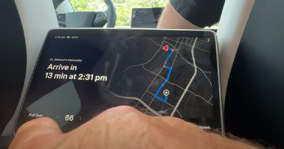 10辆车、配安全员、有限范围行驶!特斯拉正式推出“自动驾驶出租车”,评论吐槽远不如Waymo