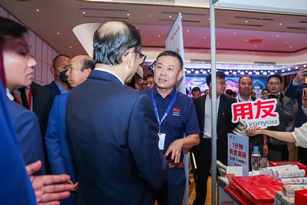 湄公河畔数智和鸣｜用友亮相柬埔寨投资盛会暨首相晚宴，共谱中柬发展新韵