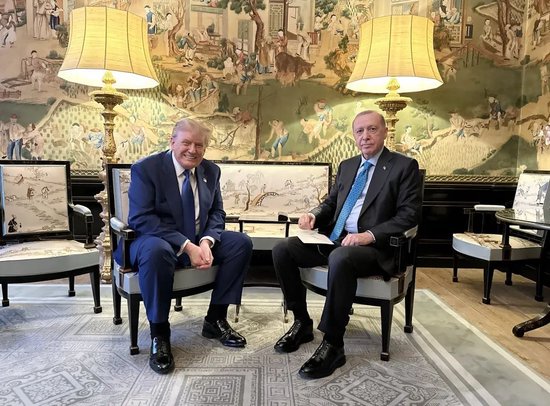 牛弹琴：特朗普被他吃豆腐了，但我还有一个疑问