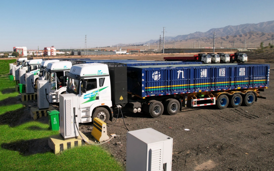 6亿“割肉”，新疆首富资本变局