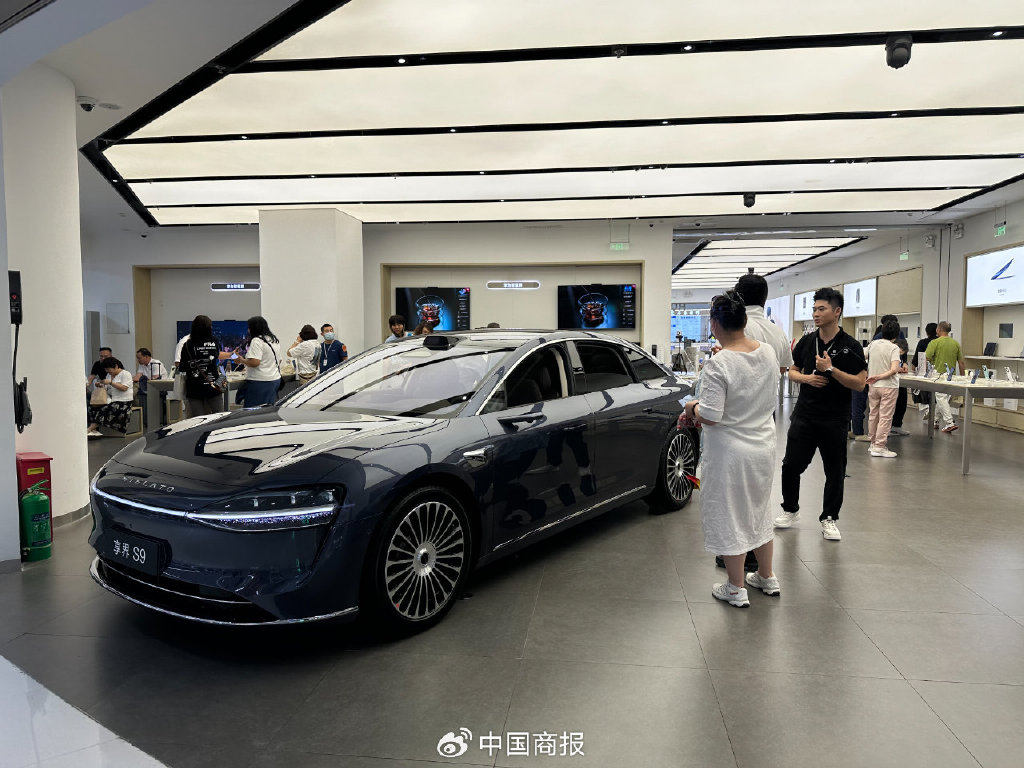 车企年中成绩单出炉：蔚来汽车目标完成率为25.7%