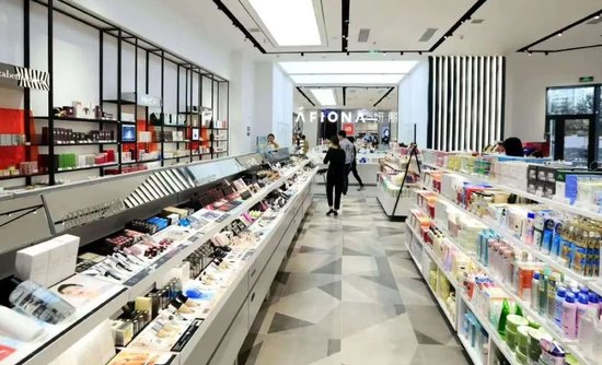 钟睒睒以34亿重金押注北交所龙头股锦波生物：公司毛利超90%，但在C端品牌的打法上始终没能找到突破口