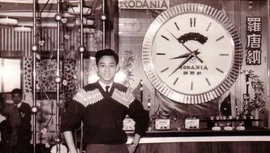 欠下166亿巨债，82岁港娱大佬“割肉求生”