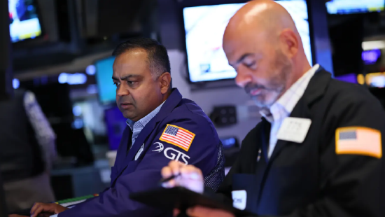 盘前：股指期货变动不大 交易员仍在努力摆脱关税动荡影响