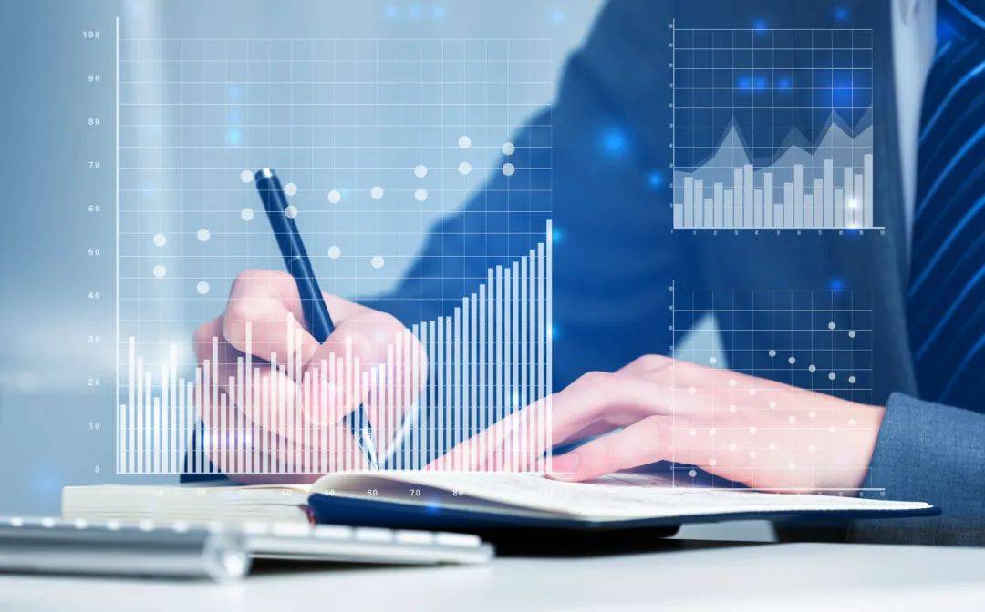 买入泡泡玛特、老铺黄金的冠军基金经理卸任，南方基金利润反超华夏基金成行业第二