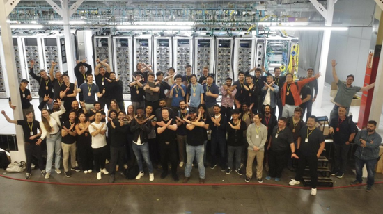 马斯克20亿送Grok 4上火星！20万GPU造宇宙大脑，一句话生成3D黑洞