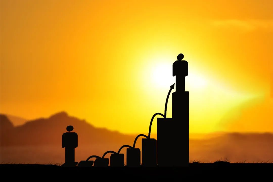 上半年最高180亿亏损背后：光伏业绩分化明显，这三类企业或率先反转