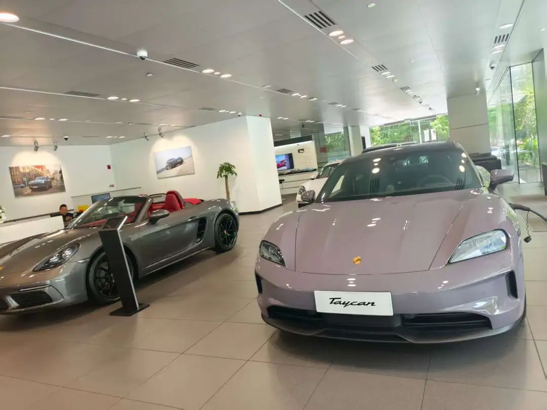 一夜“涨价”十几万！路虎揽胜宣布：豪车税，全额补贴！超豪华车征税标准调整，专家认为“影响可控”