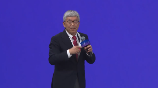直击WAIC | 中国工程院院士郑南宁：AI正在展现出自我改进的潜力
