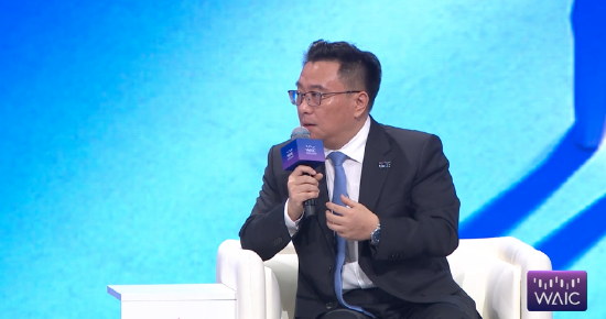 直击WAIC | 上海人工智能实验室主任周伯文：没有绝对的个体安全，只有在群体里安全才持久和有意义