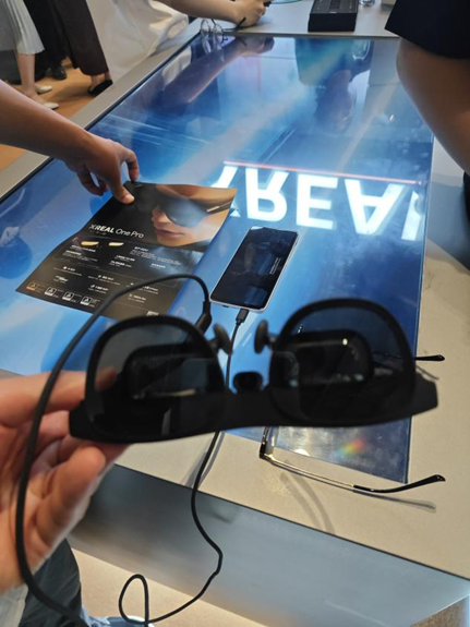 阿里入局、“百镜”开打！ 哪家能成为你的“第二双眼”？ | WAIC 观察