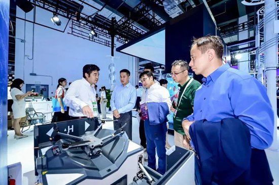 2025世界人工智能大会｜中国铁塔展示“AI+行业应用”亮点特色