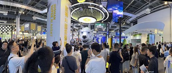 人工智能大会彻底引爆!展区水泄不通,门票炒到2000多,暴走3万步带来最全看点